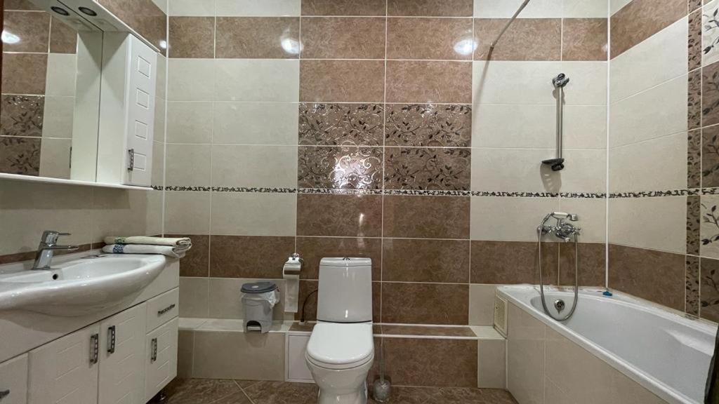 Rosa Roze Luxe House Hotel Karaganda Bagian luar foto