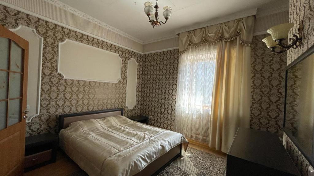 Rosa Roze Luxe House Hotel Karaganda Bagian luar foto