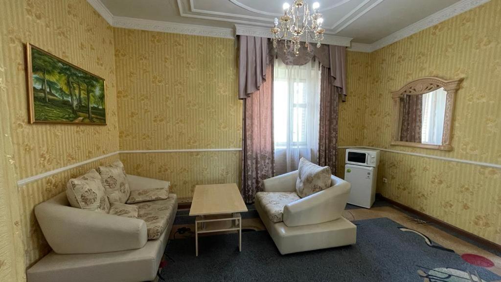 Rosa Roze Luxe House Hotel Karaganda Bagian luar foto